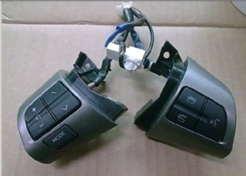 STEERING WHEEL MULTIFUNCTION CONTROL - TOYOTA